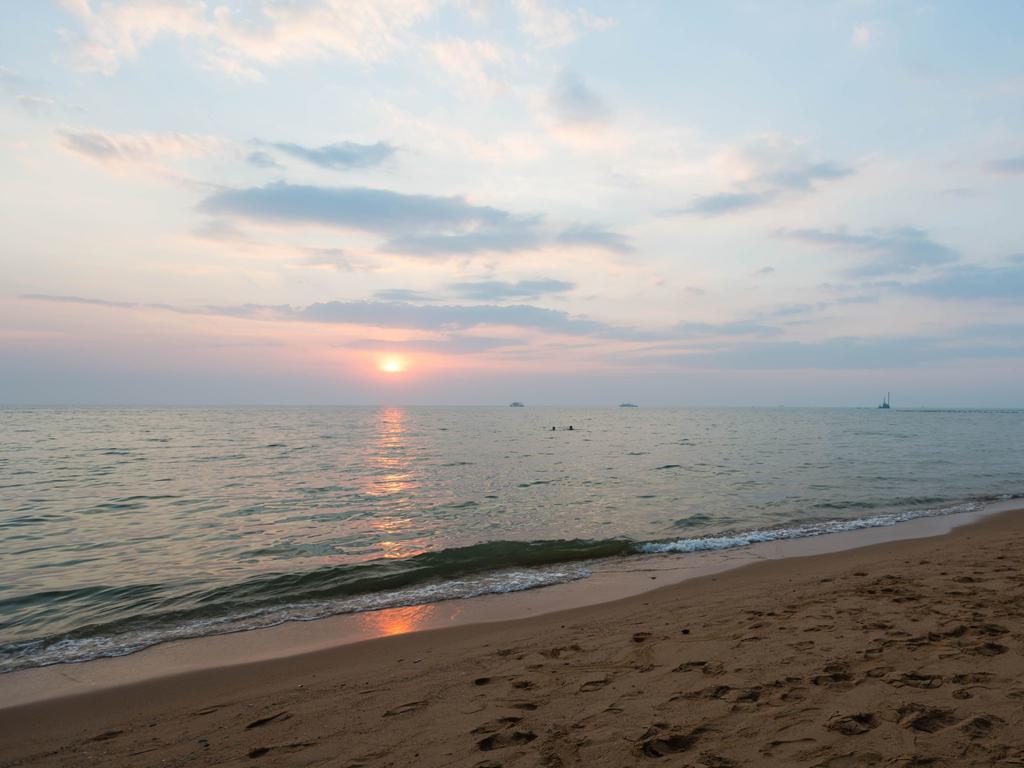Beach 7 Condo Jomtien Beach Exteriör bild